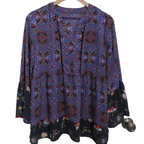 Womens Sz M Navy Blue Pattern Blouse Long Sleeves Bell Floral Sleeves - Picture 1 of 5